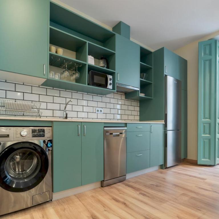 Modern and Refurbished - 2Bedrooms 2Baths-Justicia - Two-Bedroom Apartment - 5