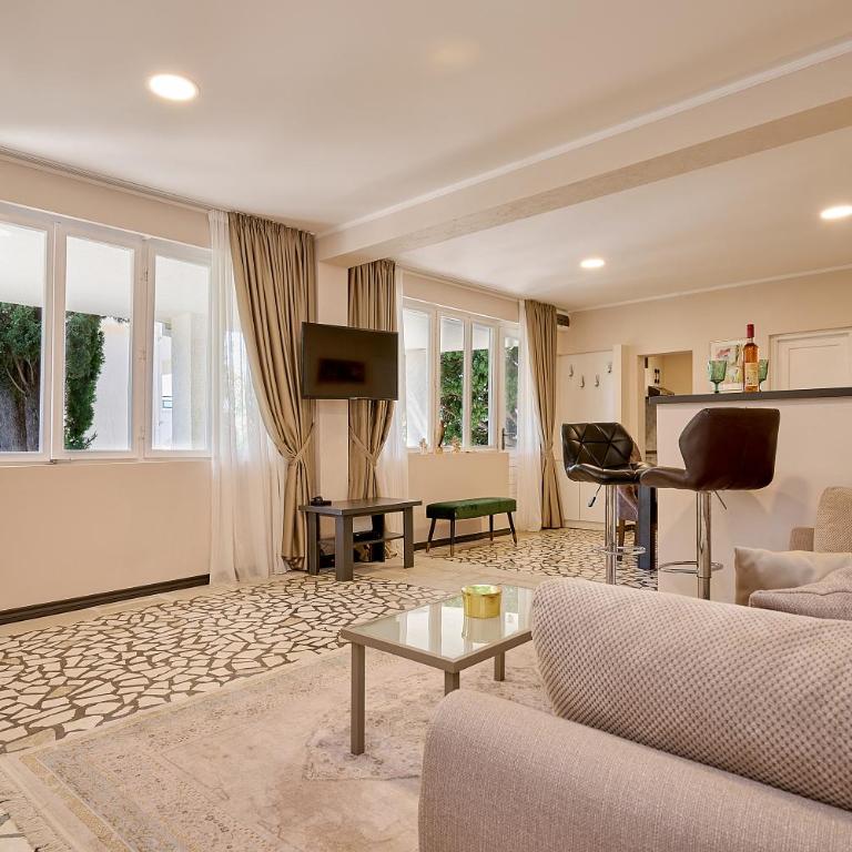 Mediterranean vacation home with pool Petrovac - Kuća sa 3 Spavaće Sobe - 21