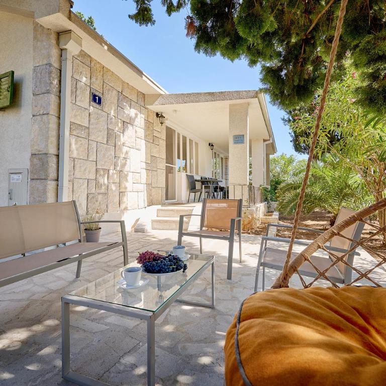 Mediterranean vacation home with pool Petrovac - Kuća sa 3 Spavaće Sobe - 30