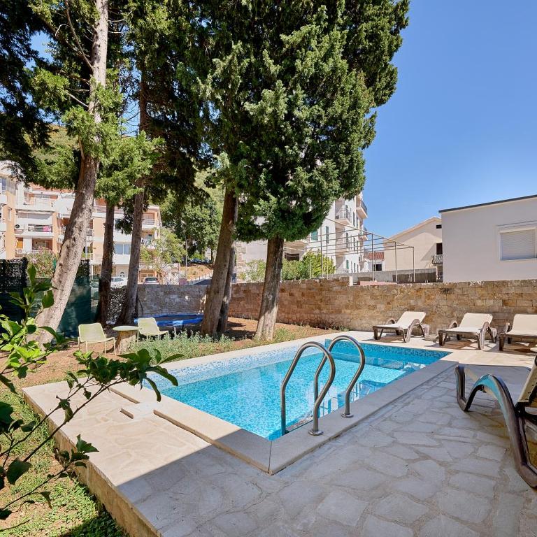 Mediterranean vacation home with pool Petrovac - Kuća sa 3 Spavaće Sobe - 2