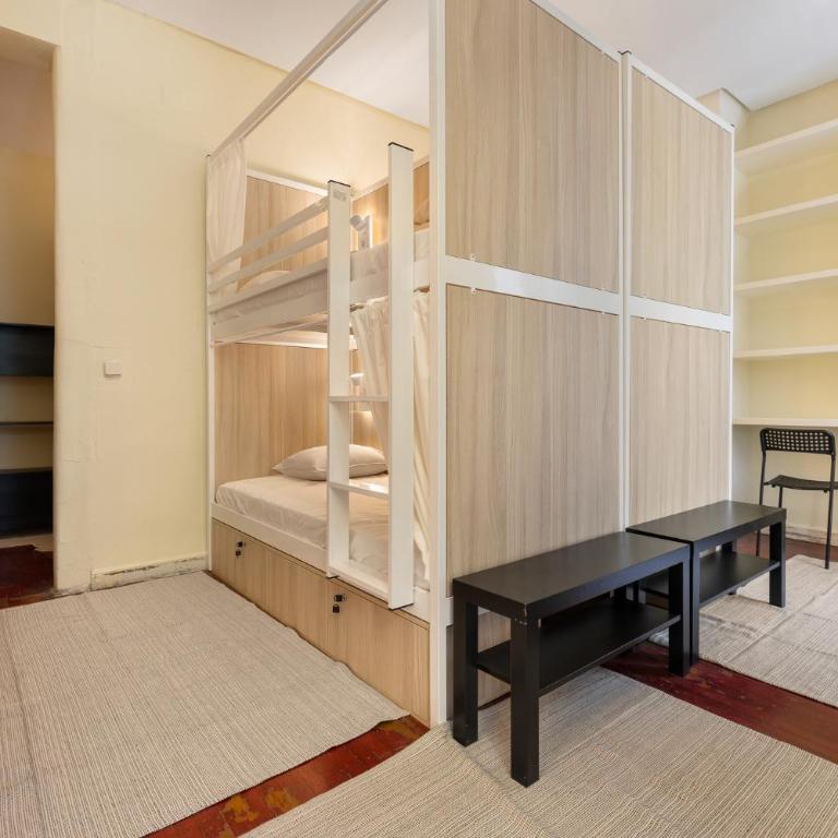 Hostel Anguita - 8-Bed Mixed Dormitory Room - 9