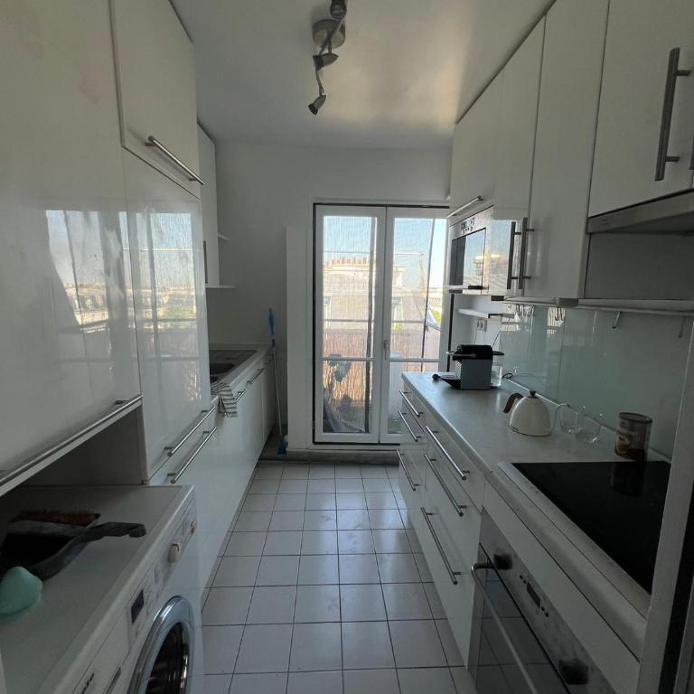 Eiffel Tower View Apartment - Chambre Double Deluxe avec Balcon - 12
