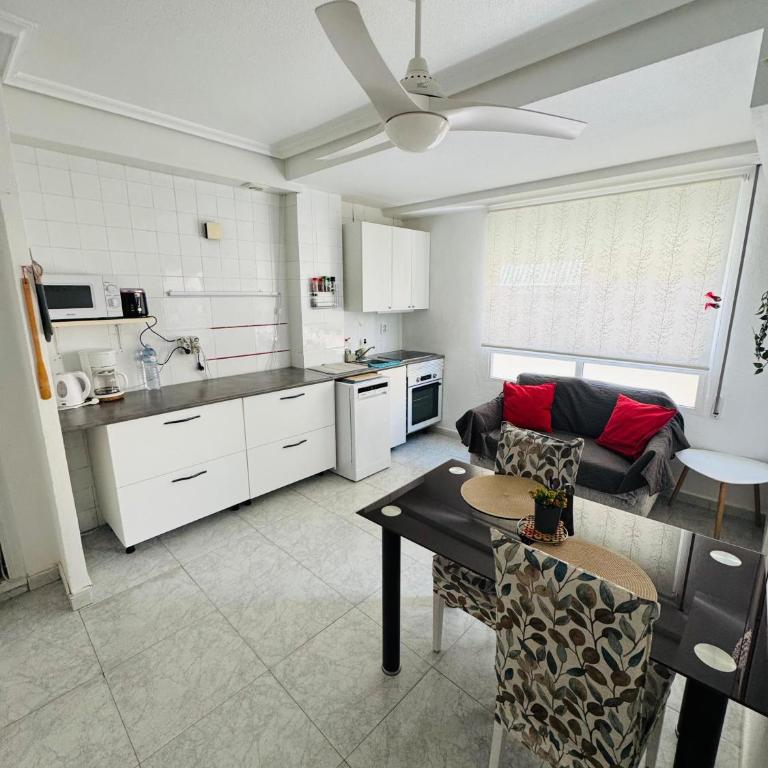 Beach apartment / Torrevieja - One-Bedroom Apartment - 4