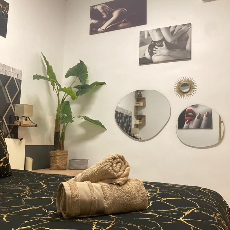 La Sensuelle Parenthèse - One-Bedroom Apartment - 24
