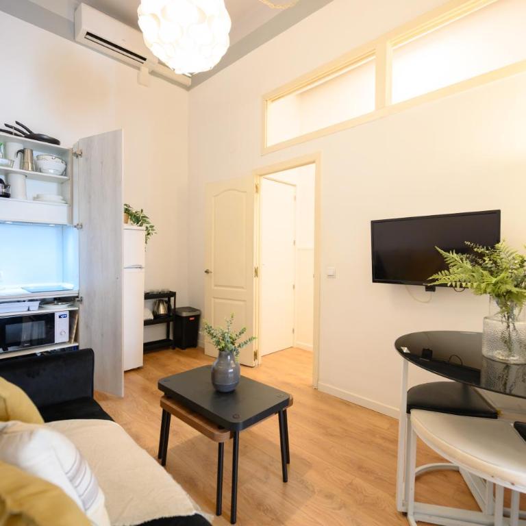 Apartamento de 1 dormitorio con balcón en el corazón de Madrid Temporal CER822 - Apartamento de 1 dormitorio con balcón - 4