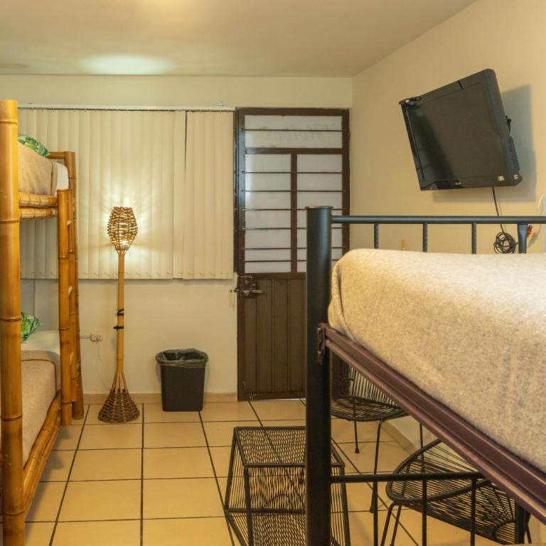 La Créme de la Créme Hostel - Habitación Compartida Mixta de 6 camas - 4