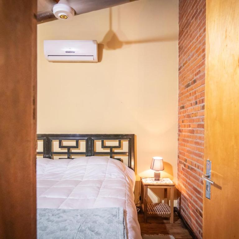 Casa Angi, con jardín y piscina en Sanber - Three-Bedroom House - 20