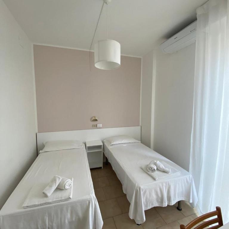 Hotel Villa Paolina - Camera Familiare con Balcone - 2