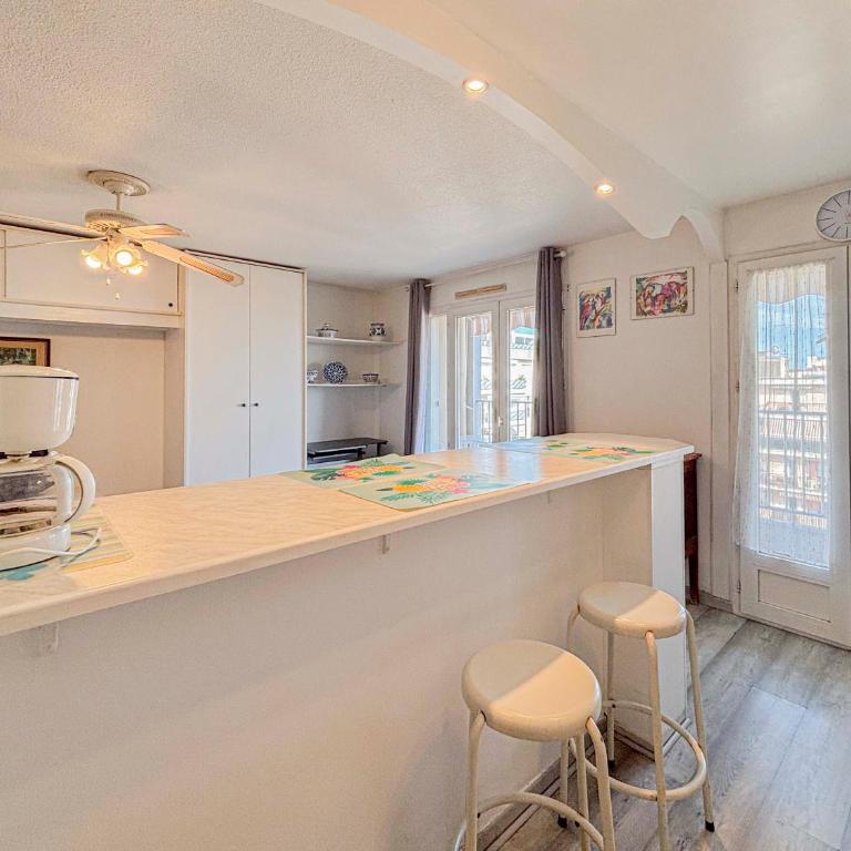 Douceur azuréenne - Wifi, Parking, vue mer, 4pers - Appartement 1 Chambre - 10