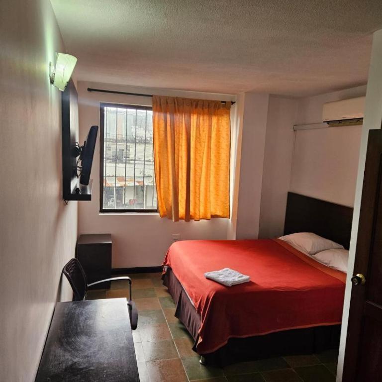 Hotel champagnat - Habitación Doble Estándar con ventilador - 1
