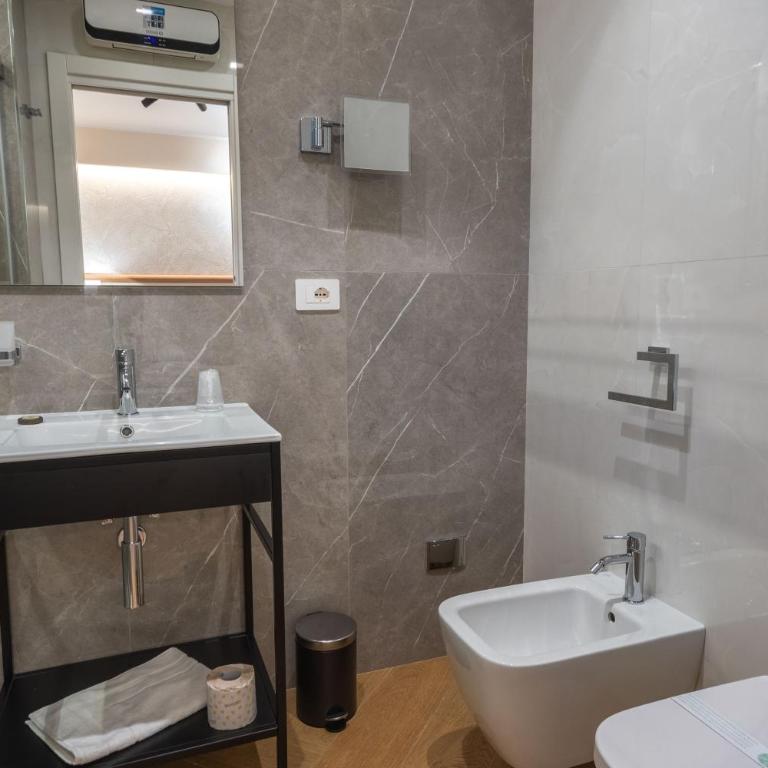 Flat Urban Suites - Family Suite with Balcony - 5