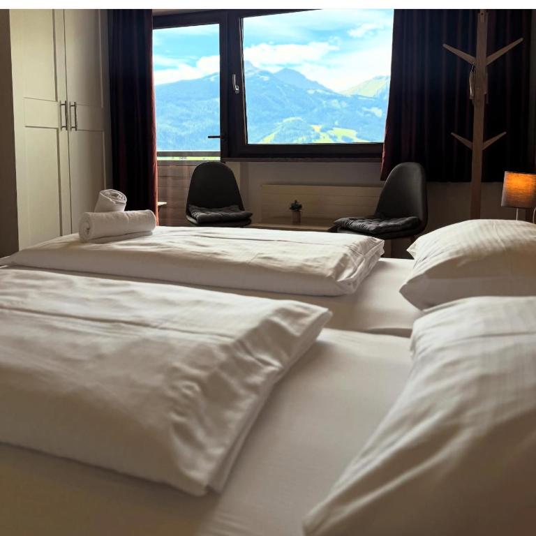 Sonnenburg Hotel - Deluxe Doppel-/Zweibettzimmer mit Balkon - 3