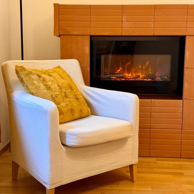 Fireplace Room, Free Parking, Artist's House - Doppelzimmer mit eigenem externen Bad - 2