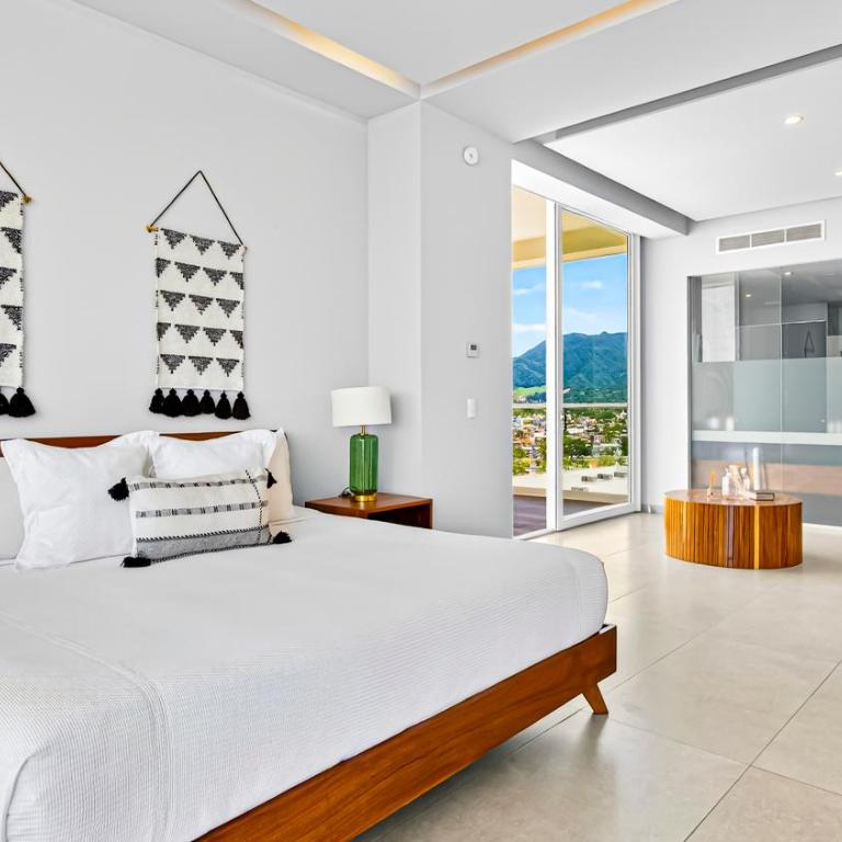 Beachfront 2BR Condo - Resort Pools & Scenic Balcony Views - Apartamento - 32
