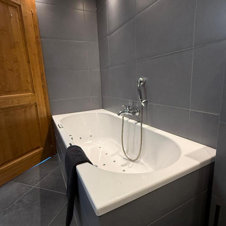 Crans-Montana Chalet - Appartement Supérieur - 11