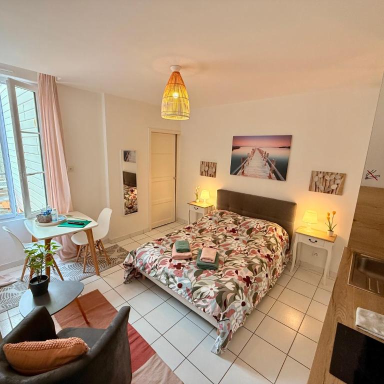 Zéphyra Studio DELUXE dans résidence Privée avec Patio à proximité - Studio - 1
