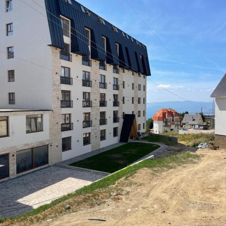 Evergreen Lux - One-Bedroom Apartment - 45
