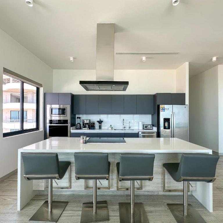 Waves & Views Luxury 3BR Oceanfront Condo - Apartamento - 13