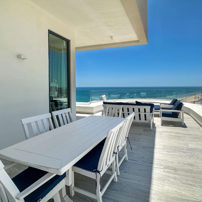 Waves & Views Luxury 3BR Oceanfront Condo - Apartamento - 22