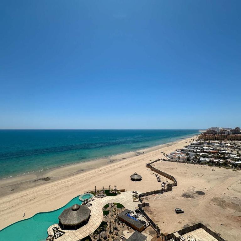 Waves & Views Luxury 3BR Oceanfront Condo - Apartamento - 23