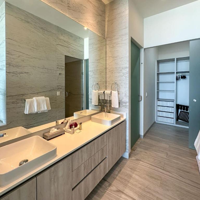 Waves & Views Luxury 3BR Oceanfront Condo - Apartamento - 32