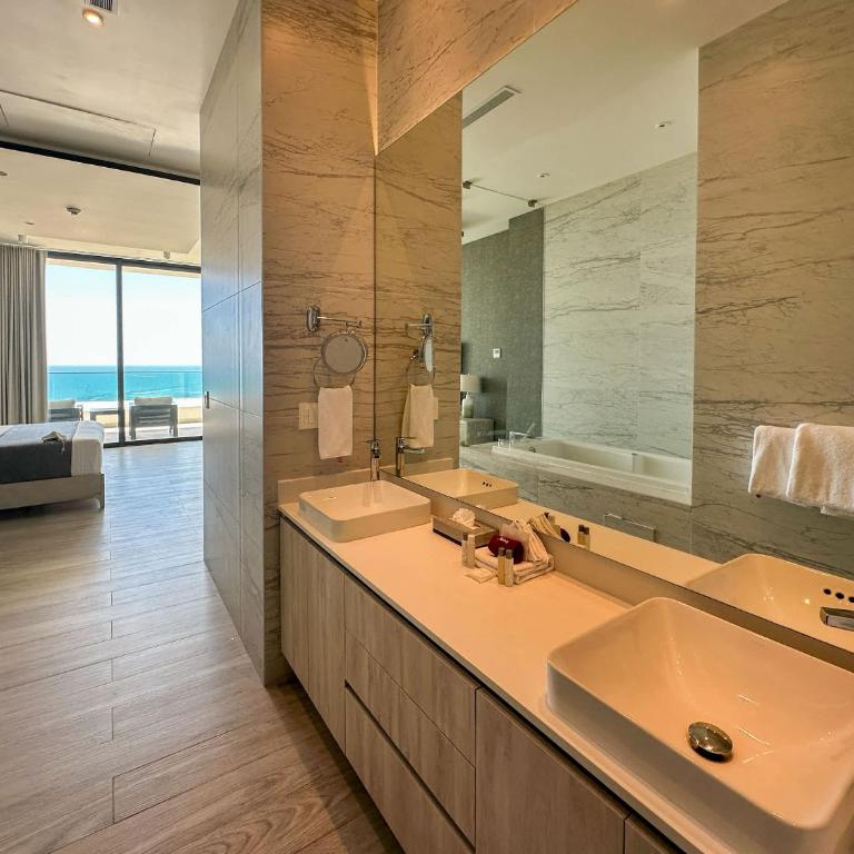 Waves & Views Luxury 3BR Oceanfront Condo - Apartamento - 33