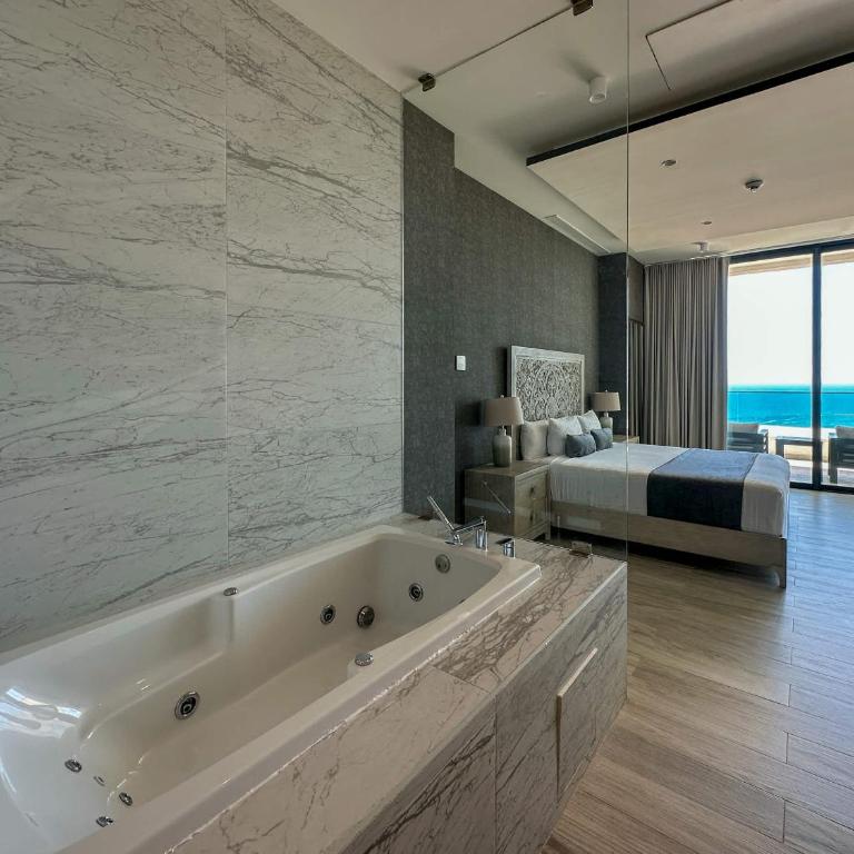 Waves & Views Luxury 3BR Oceanfront Condo - Apartamento - 34