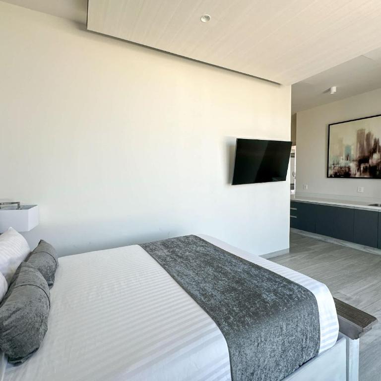 Waves & Views Luxury 3BR Oceanfront Condo - Apartamento - 53