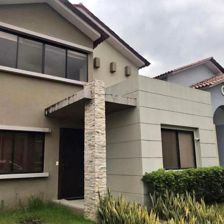 Casa en La laguna Samborondon - Casa de 4 dormitorios - 3