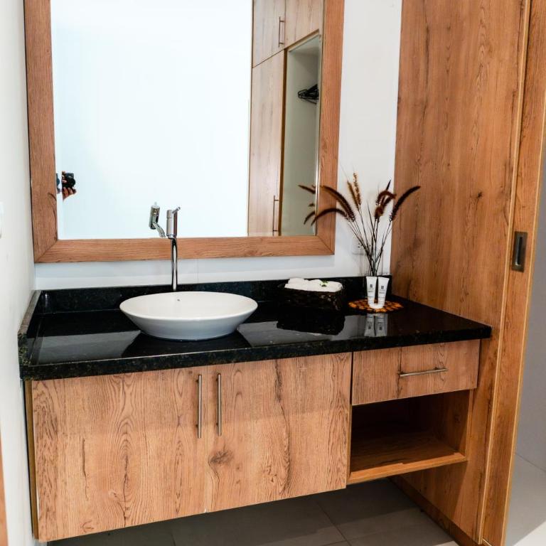 Zakua Gardens - Standard Twin Room - 3