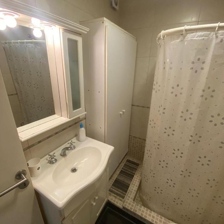 Departamento de 3 ambientes en Recoleta - Two-Bedroom Apartment - 6