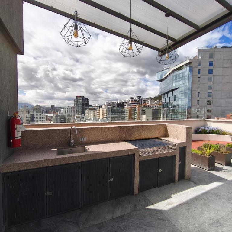 Lujosa suite, Jacuzzi, parking, gym - One-Bedroom Apartment - 4
