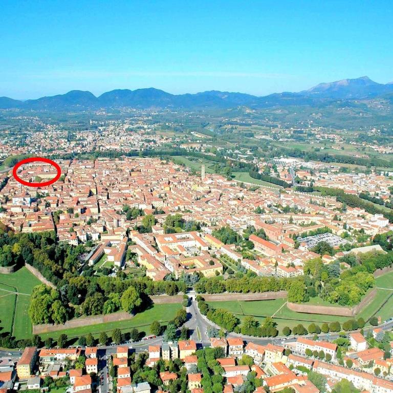 Charming Mansion in Lucca - Casa Vacanze con 2 Camere da Letto - 1