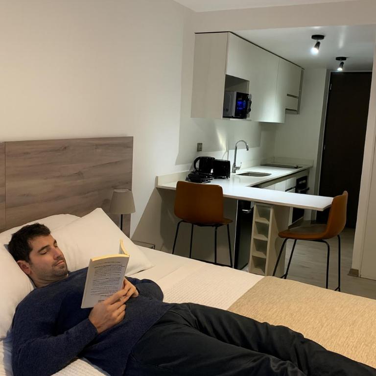 Urban Suites Apart Hotel con Estacionamiento Gratuito - Studio Apartment with King Bed - 21