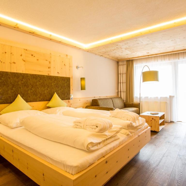 Hotel Bäckelar Wirt Superior Ötztal Inside Sommer Card Partner - Deluxe Doppelzimmer mit Balkon - 7