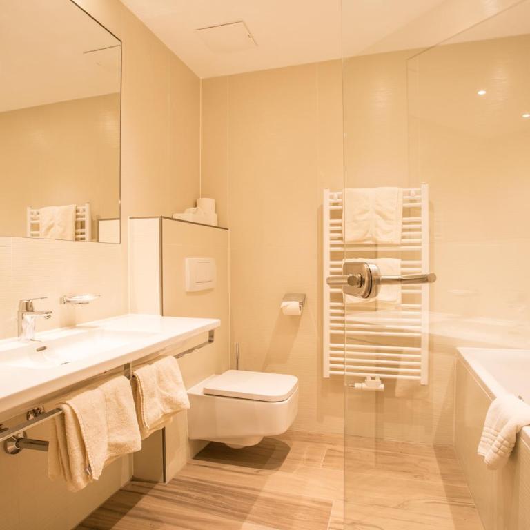 Hotel Bäckelar Wirt Superior Ötztal Inside Sommer Card Partner - Deluxe Doppelzimmer mit Balkon - 5