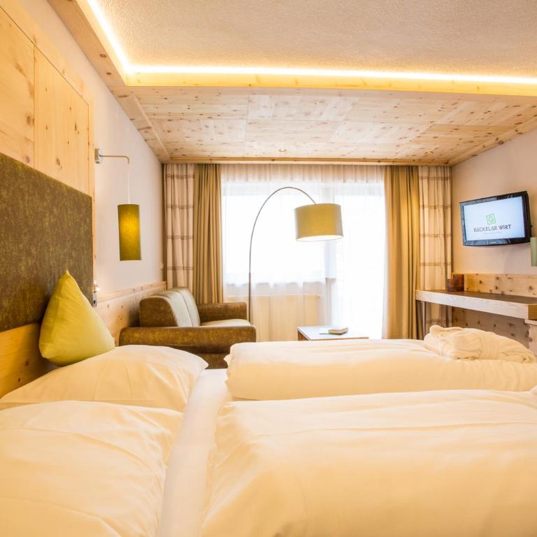 Hotel Bäckelar Wirt Superior Ötztal Inside Sommer Card Partner - Deluxe Doppelzimmer mit Balkon - 2