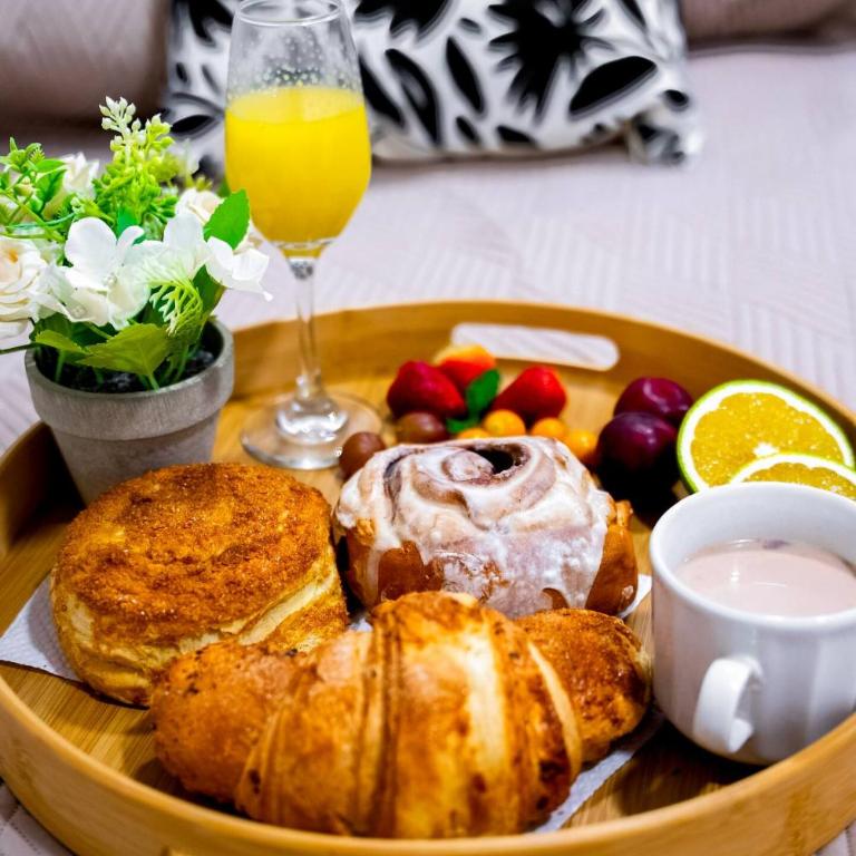 Apartaestudio Exclusivo Minimalismo Impecable - Estudio Deluxe con cama grande - 2