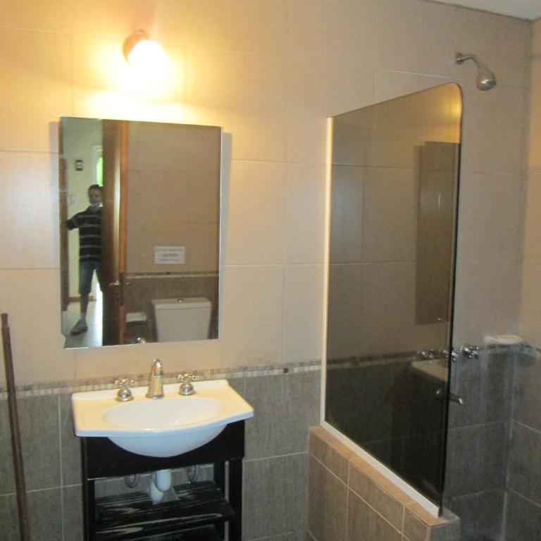 Complejo de Cabañas Pach - Flo - Habitación Familiar con baño - 5