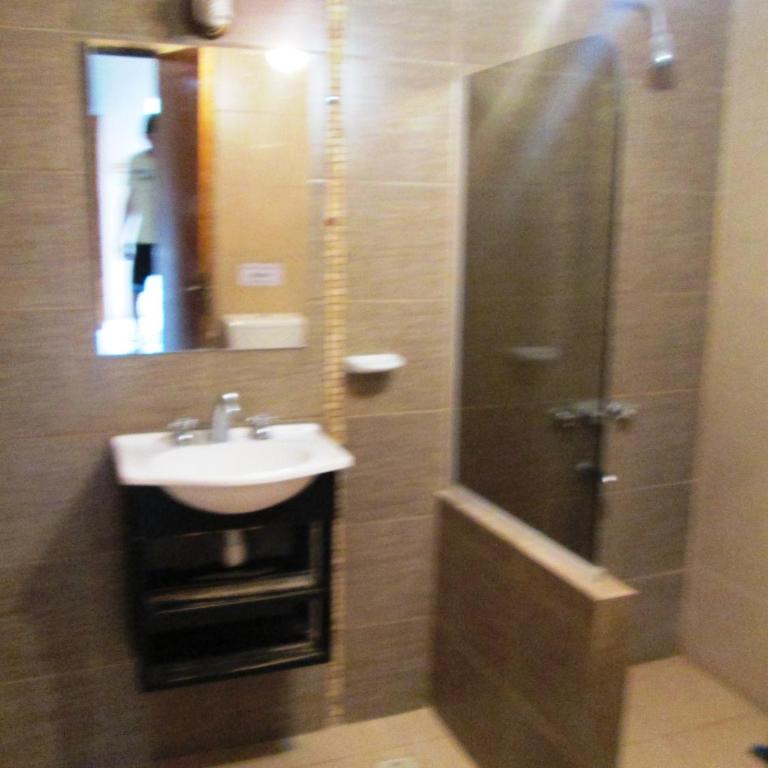 Complejo de Cabañas Pach - Flo - Habitación Familiar con baño - 6