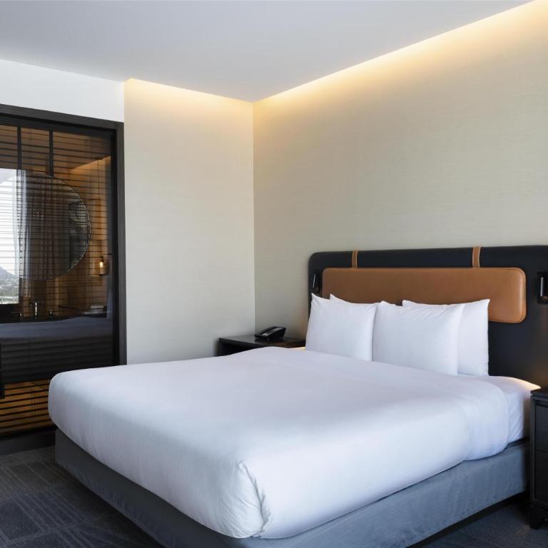 Hilton Guadalajara Midtown - Habitación Executive con cama extragrande - 4