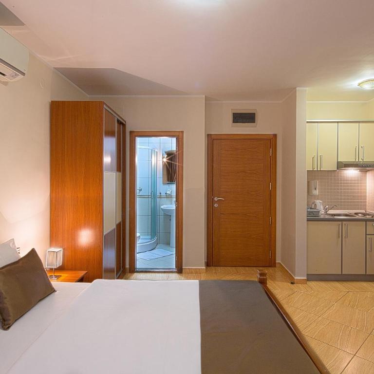 Petrovac Holiday Apartments - Studio with Balcony - 1