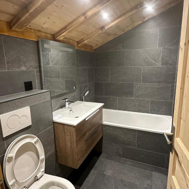 Beau duplex rénové 4 pièces - Départ ski aux pieds - Balcon - FR-1-344-366 - Apartamento (10 adultos) - 15