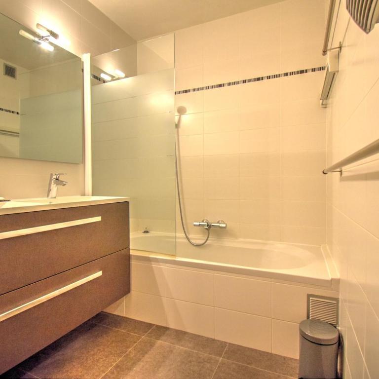 Appartement 2 pièces avec balcon près du centre de Morzine, parking disponible - FR-1-524-141 - Appartement - 8
