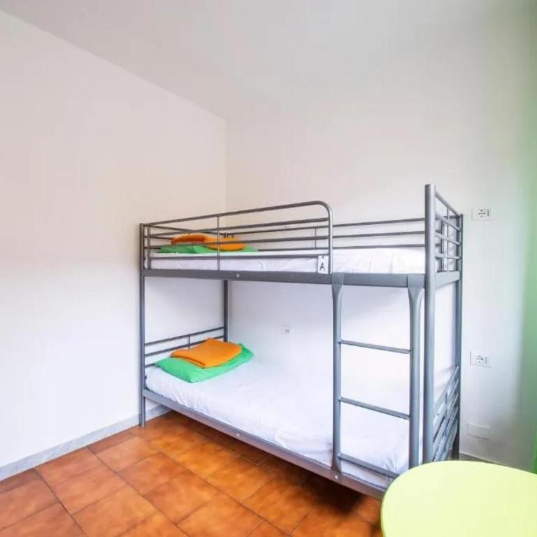 Safestay Pisa Centrale - Bed in 2-Bed Female Dorm Private Ext Bathroom - 2