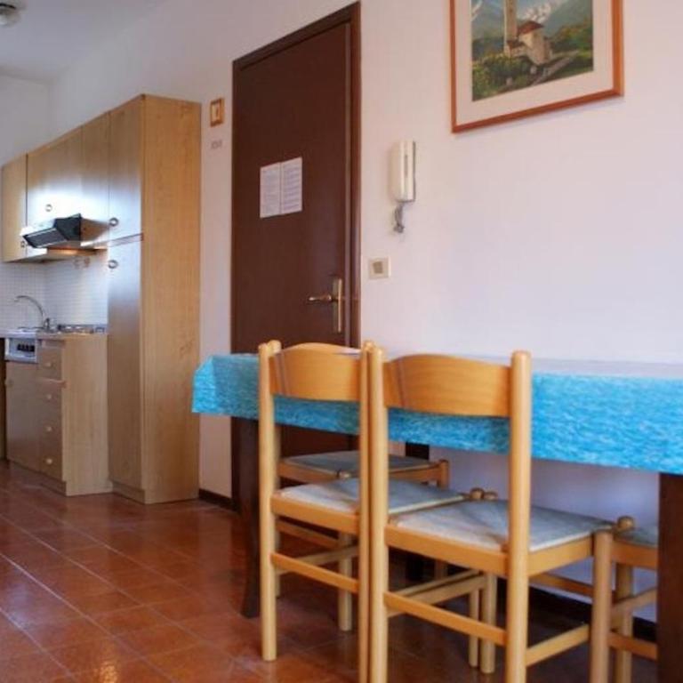 Enjoy a lovely flat with pool - Apartment - 14