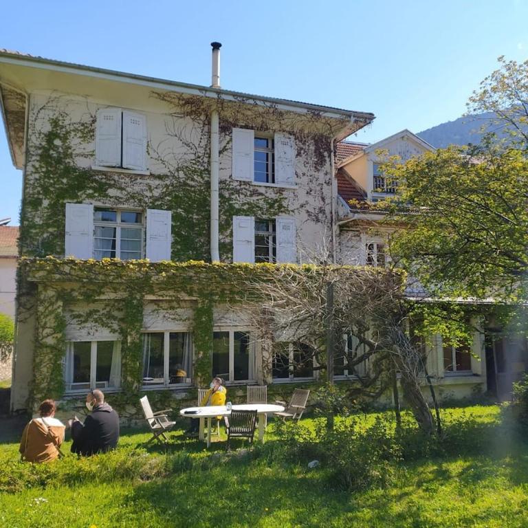 Grande maison centre du village et proches des stations - Maison 4 Chambres - 13