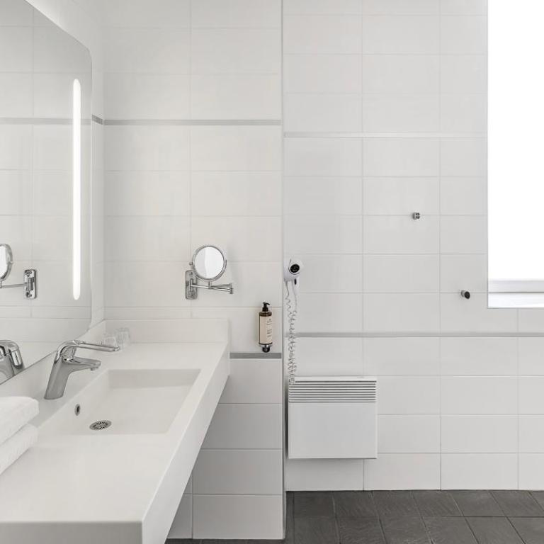 Best Western Plus Poitiers Centre Le Grand Hotel - Chambre Lit Queen-Size Standard - Non-Fumeurs - 22