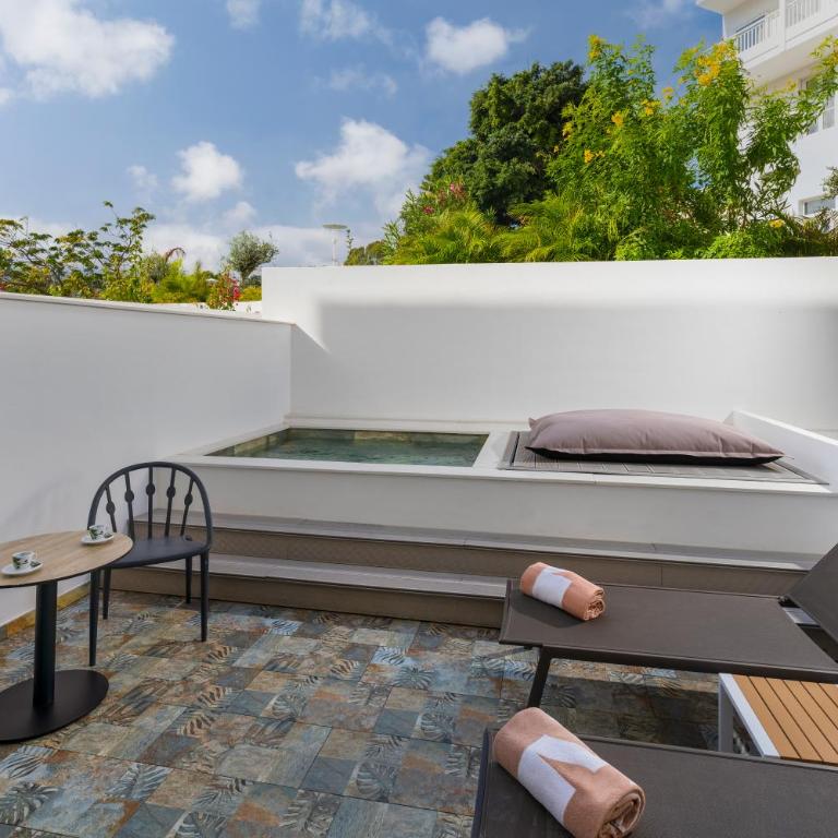 TUI BLUE Atlantic Hills - Chill Room with Terrace - 5