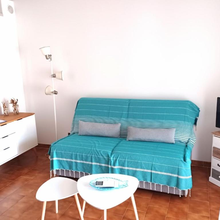 Nice apartment with pool - near the beach - Appartement - 17